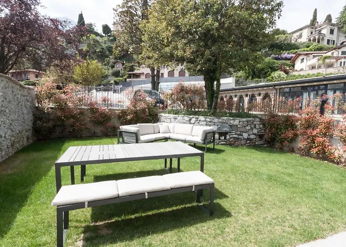 Castelli - By Lovecomo Menaggio