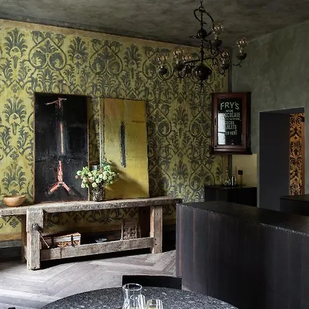 Castelli - By Lovecomo *