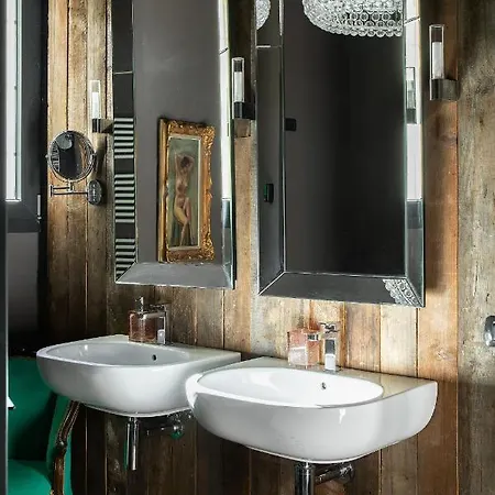 Castelli - By Lovecomo בית נופש מנאג'יו